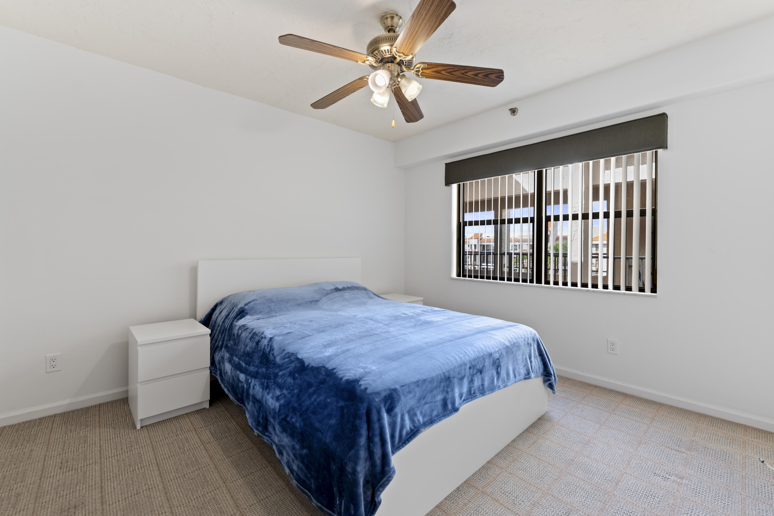 Lakes at La Paz Condo - Residential Lease