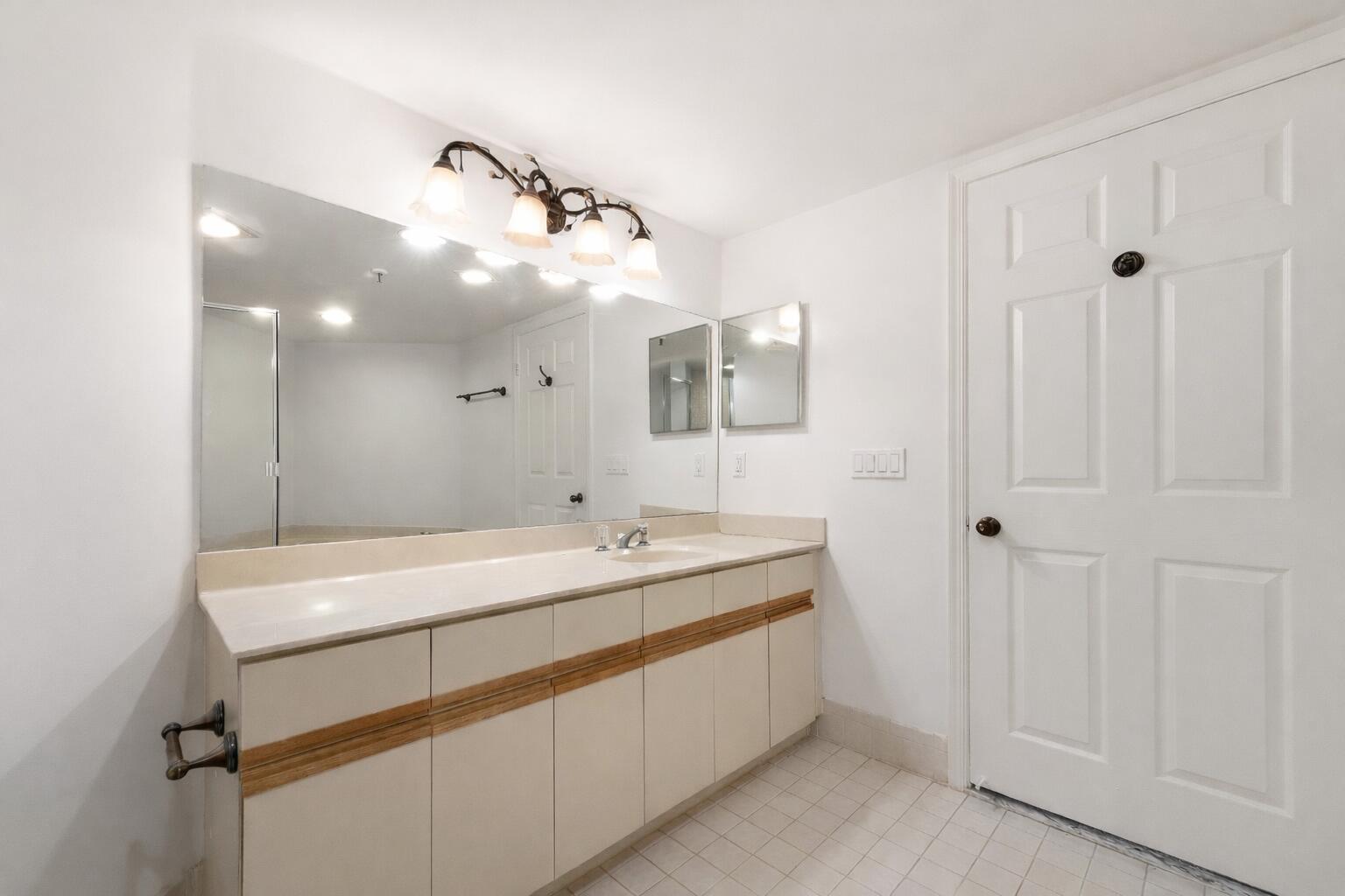 Lakes at La Paz Condo - Residential Lease