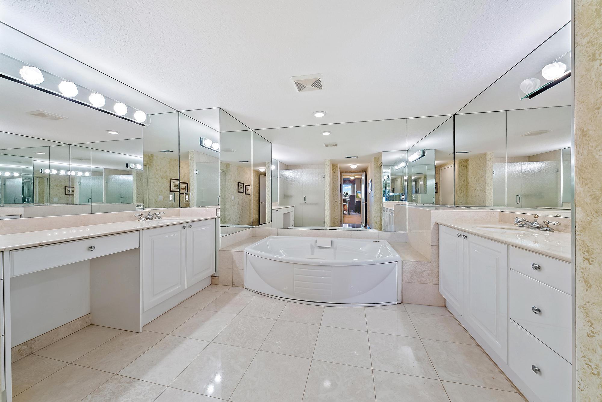 OCEAN ROYALE CONDOMINIUM - Residential