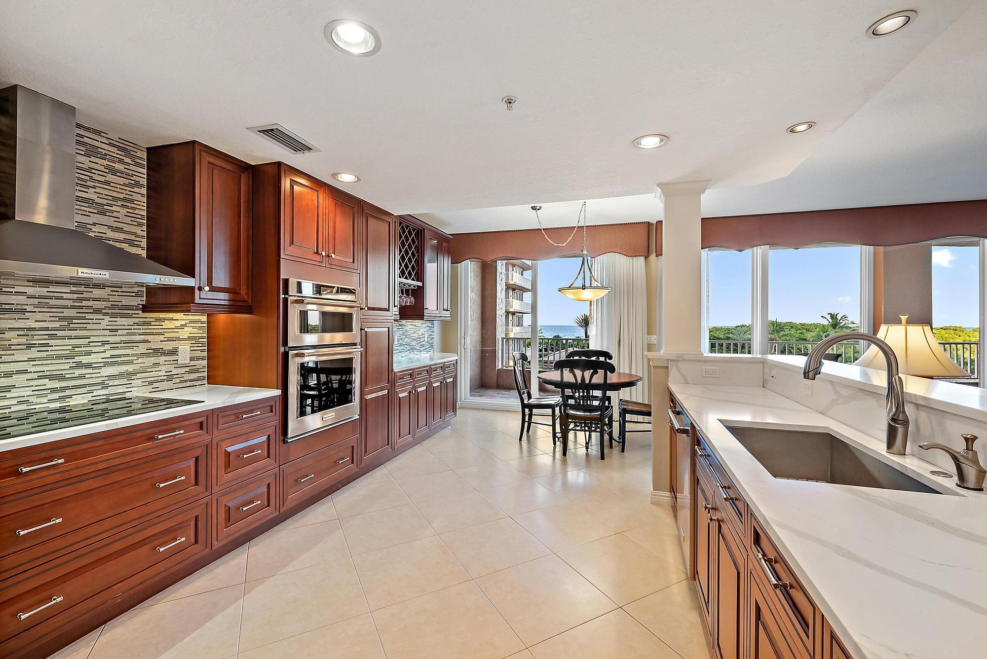 OCEAN ROYALE CONDOMINIUM - Residential