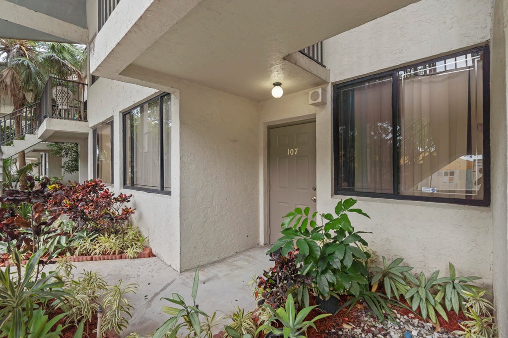 Photo of 3100 NW 46th Street #107, Oakland Park, FL 33309 (MLS # B26033554)
