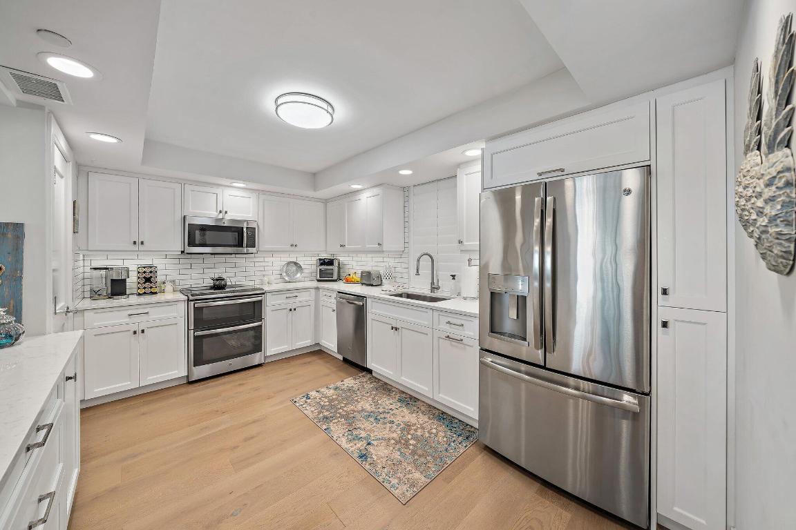 OCEAN TOWERS CONDO APTS - Residential