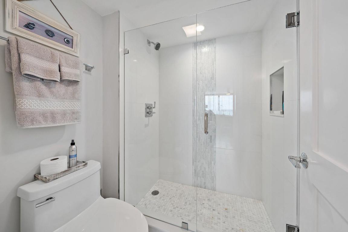 OCEAN TOWERS CONDO APTS - Residential