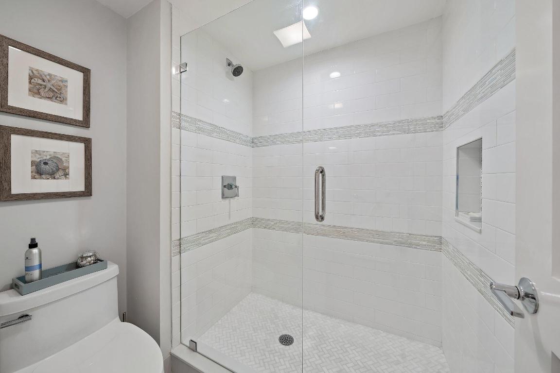 OCEAN TOWERS CONDO APTS - Residential