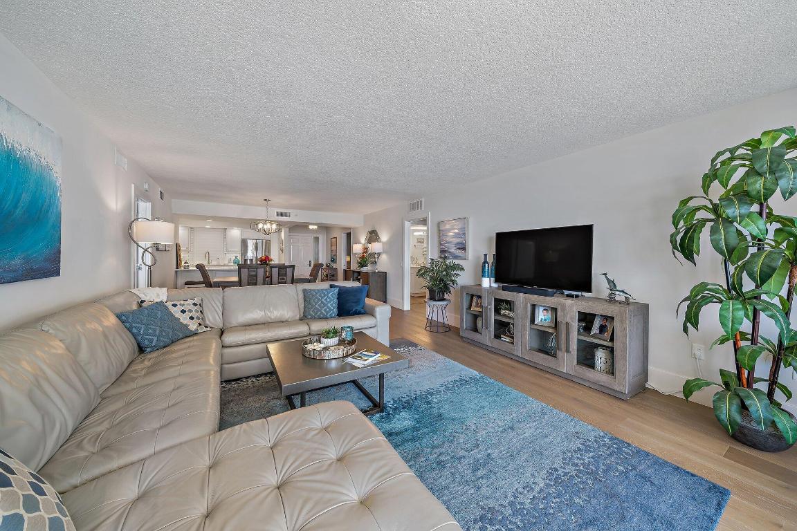 OCEAN TOWERS CONDO APTS - Residential