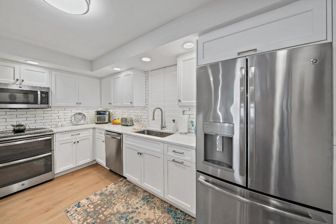 OCEAN TOWERS CONDO APTS - Residential