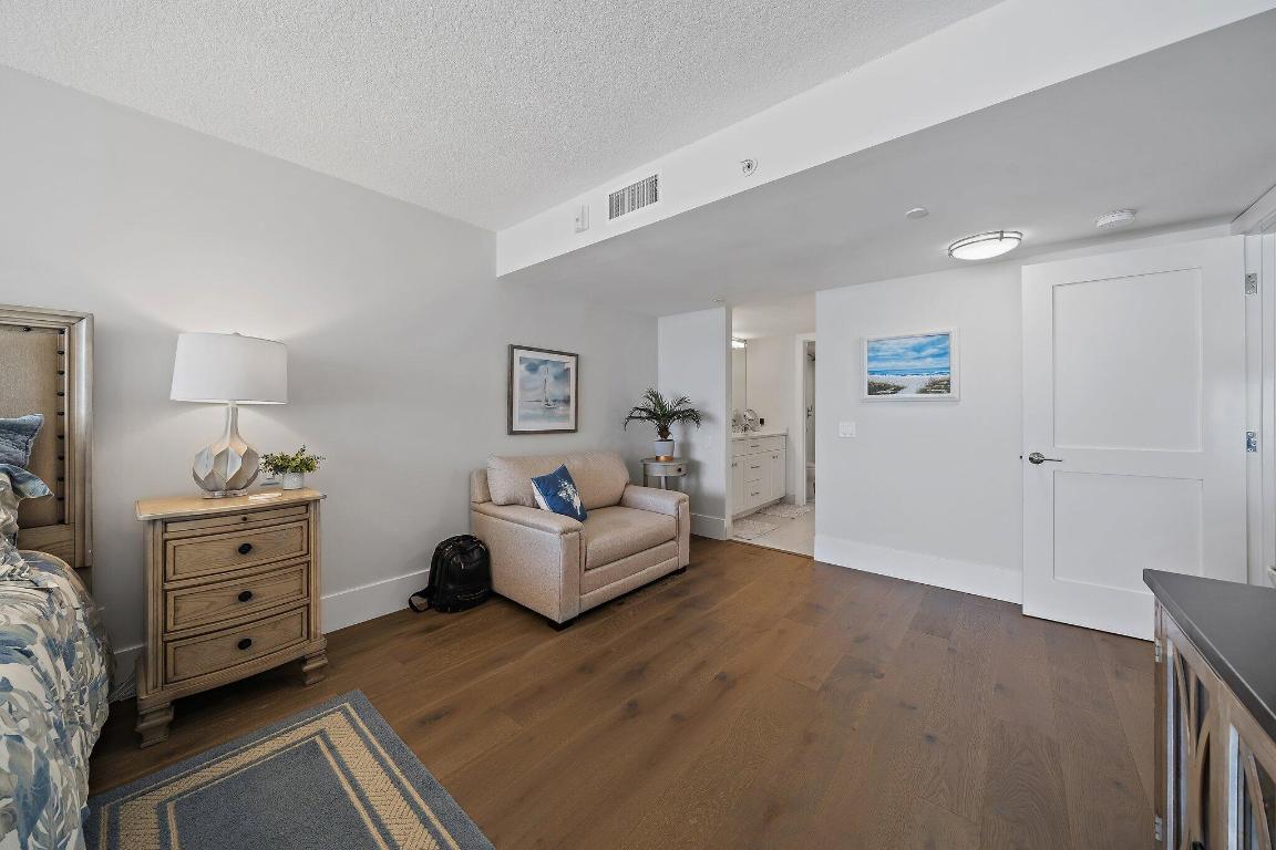 OCEAN TOWERS CONDO APTS - Residential