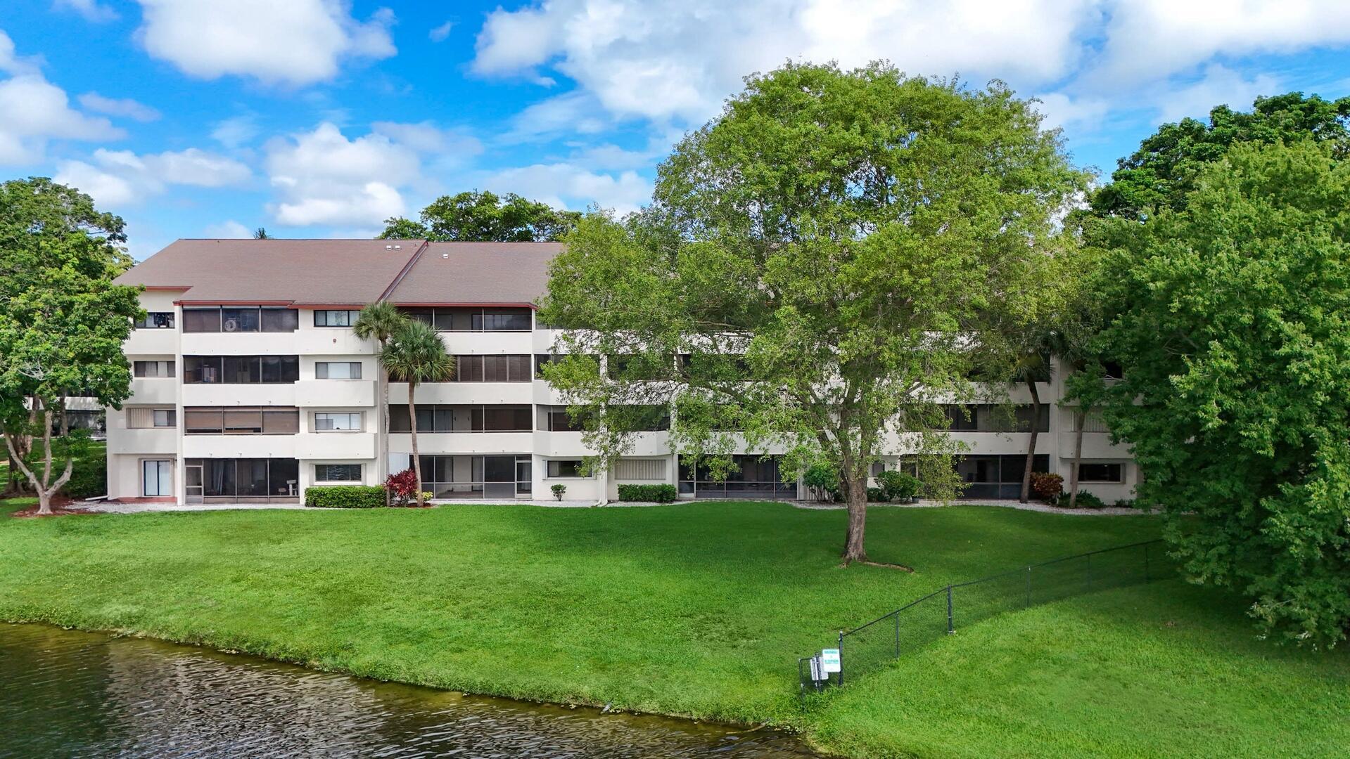 SHORES AT WELLINGTON - Residential