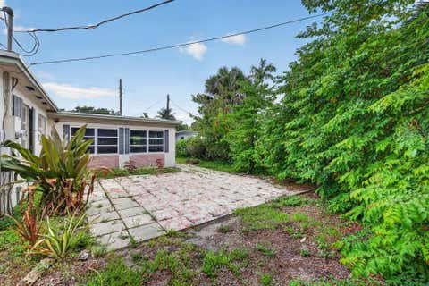 Tiny photo for 841 SW 18th Court, Fort Lauderdale, FL 33315 (MLS # B26035242)