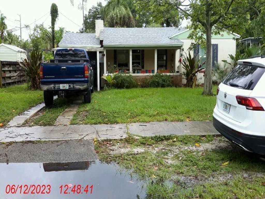 Photo of 841 SW 18th Court, Fort Lauderdale, FL 33315 (MLS # B26035242)