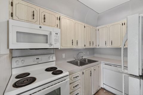 Tiny photo for 841 SW 18th Court, Fort Lauderdale, FL 33315 (MLS # B26035242)