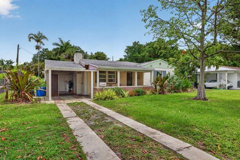 Tiny photo for 841 SW 18th Court, Fort Lauderdale, FL 33315 (MLS # B26035242)