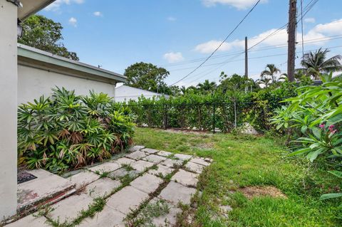 Tiny photo for 841 SW 18th Court, Fort Lauderdale, FL 33315 (MLS # B26035242)