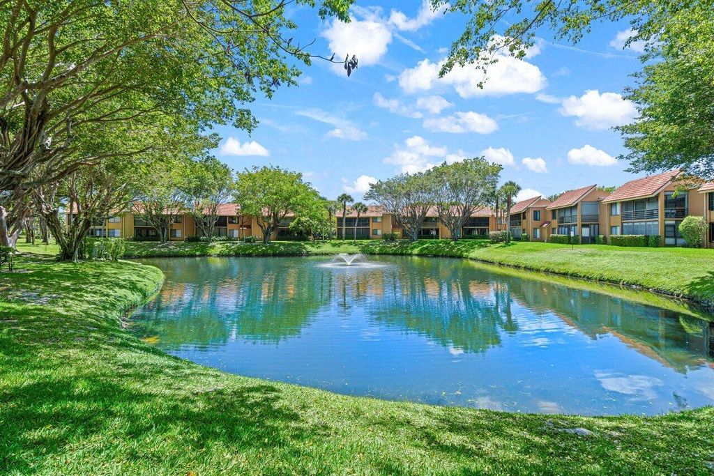 Photo of 11231 Green Lake 204 Drive #204, Boynton Beach, FL 33437 (MLS # R11082973)