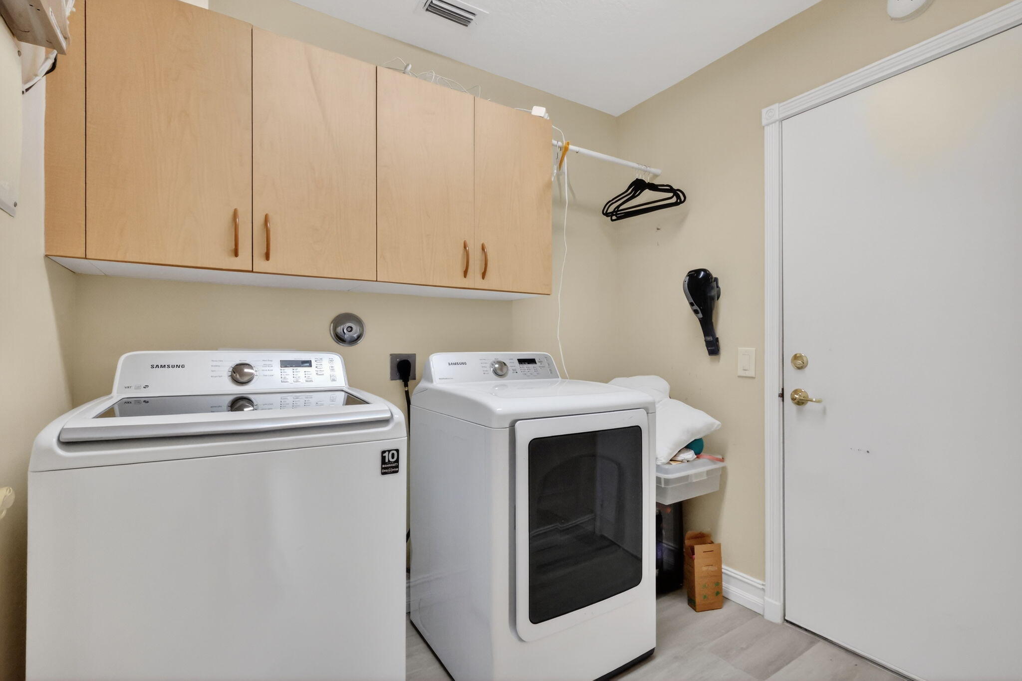 VALENCIA FALLS - Residential