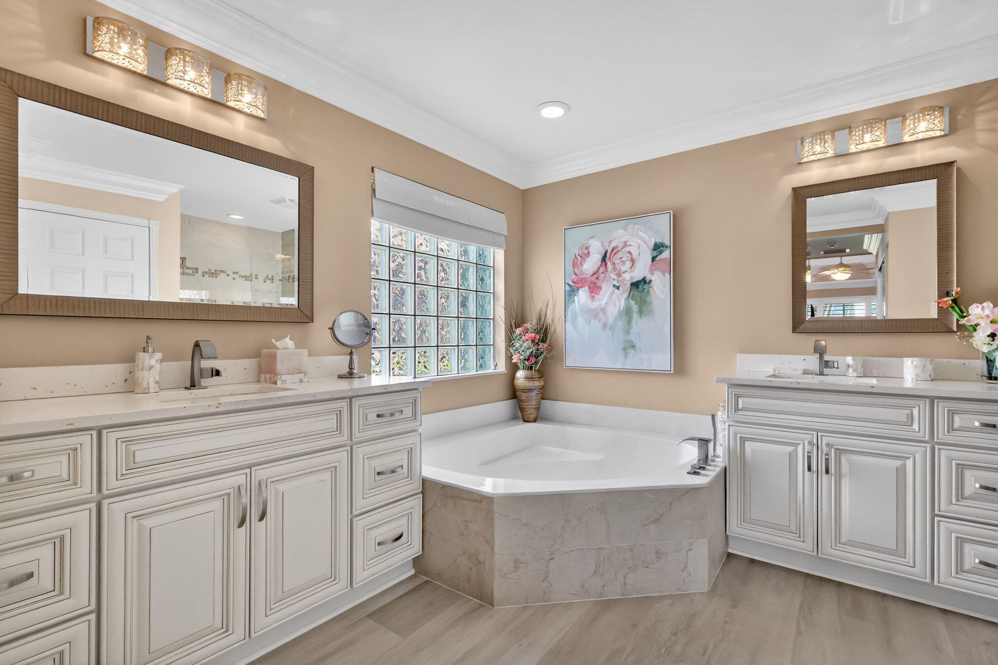 VALENCIA FALLS - Residential