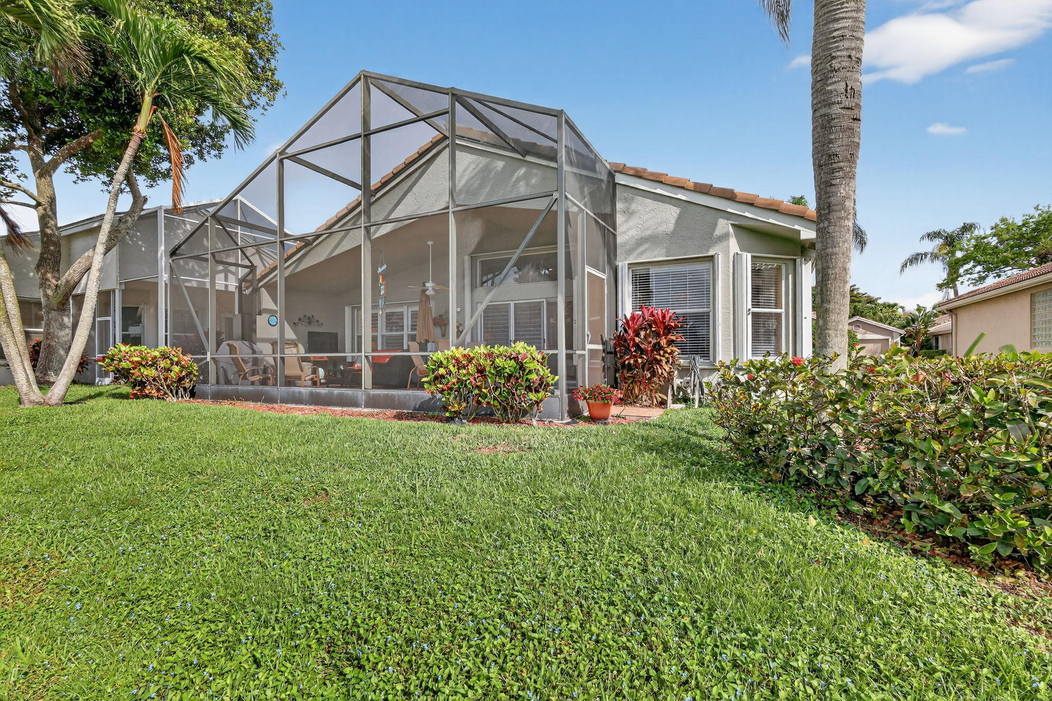 VALENCIA FALLS - Residential