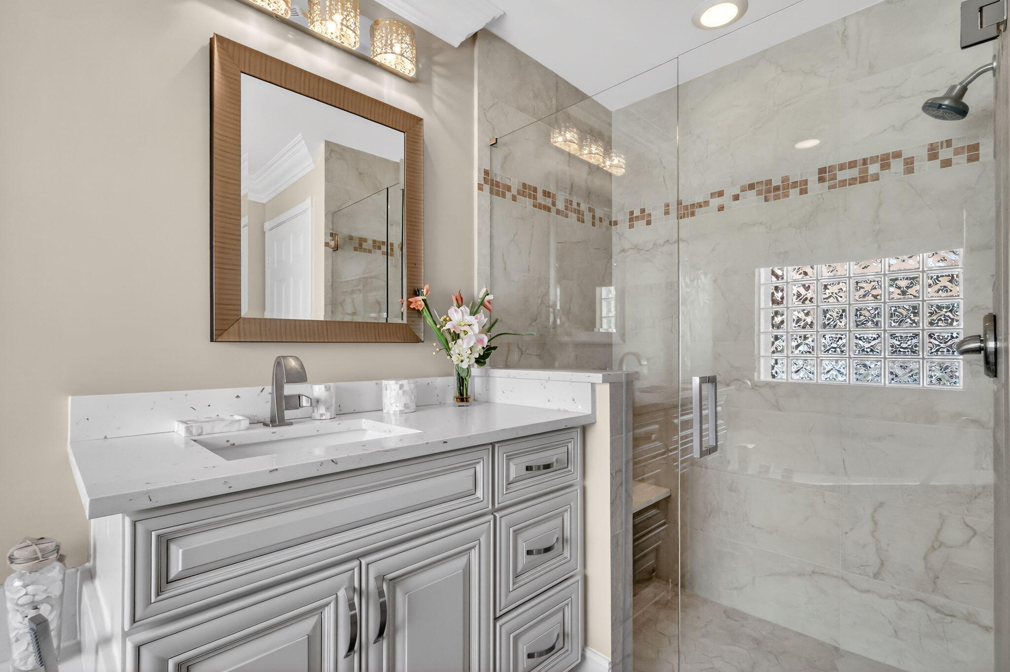 VALENCIA FALLS - Residential