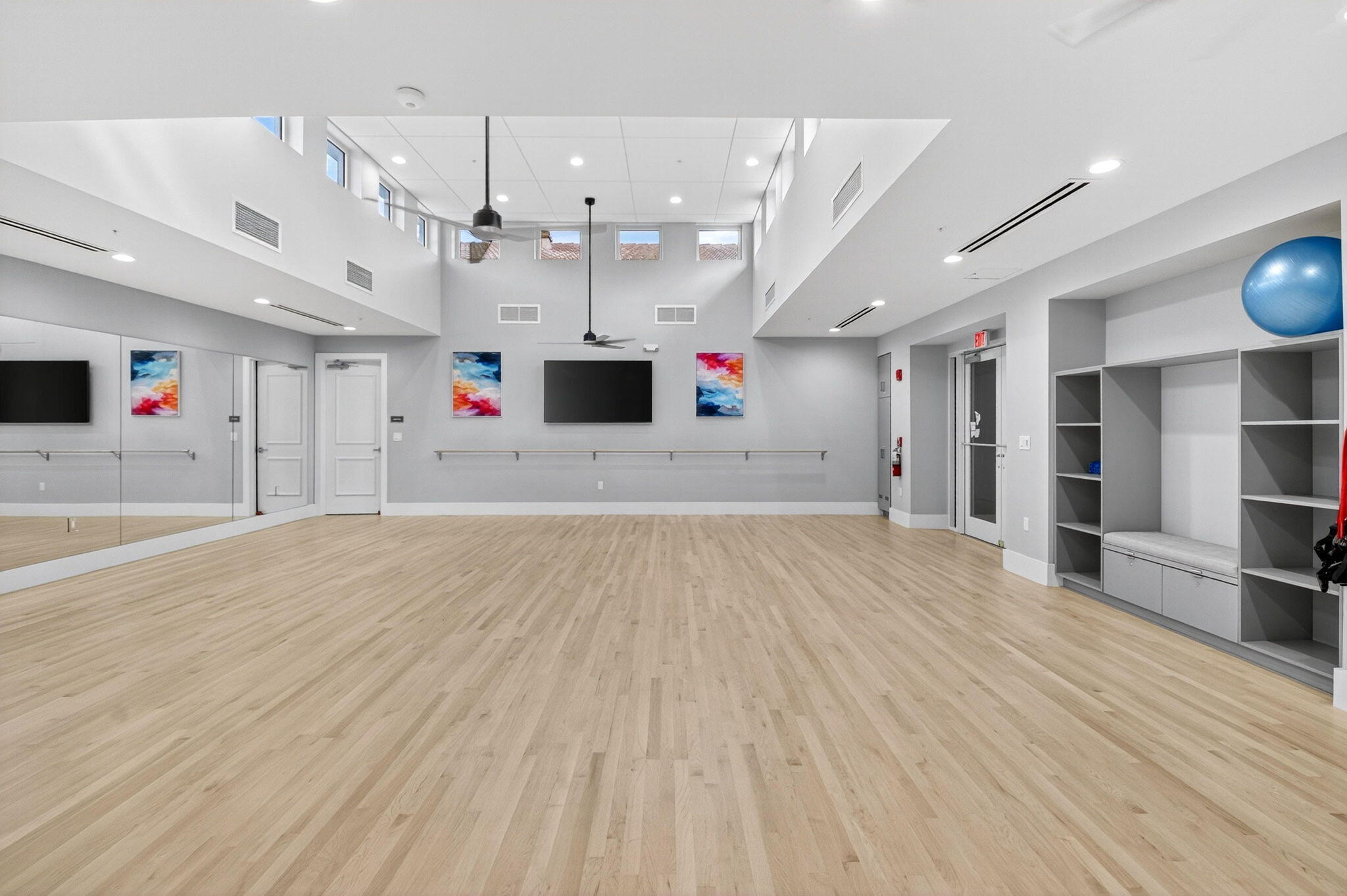 VALENCIA FALLS - Residential