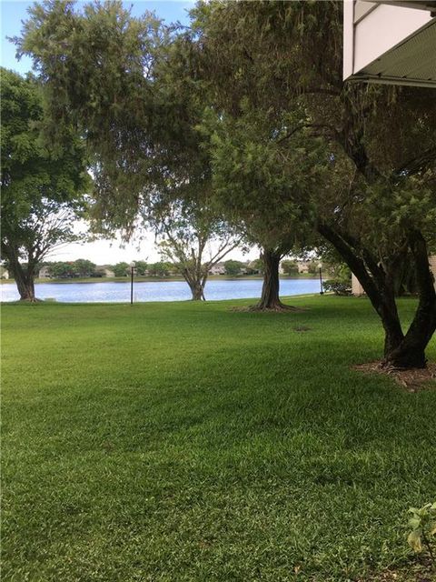 A home in Lauderdale Lakes