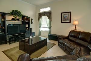 MAGNOLIA LAKES - Residential