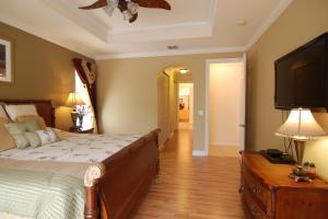 MAGNOLIA LAKES - Residential