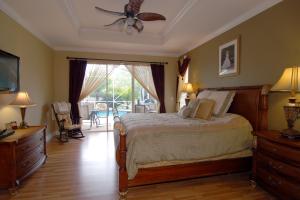 MAGNOLIA LAKES - Residential