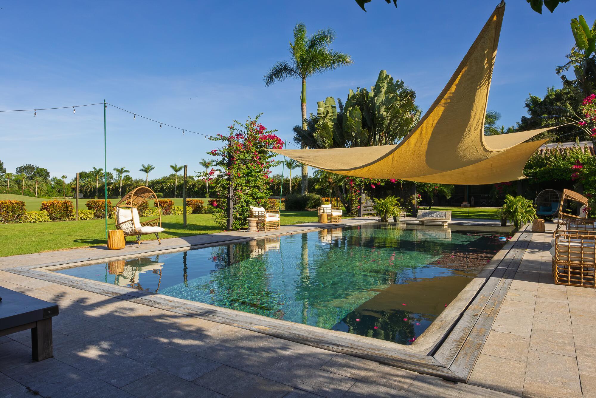 LAS PALMAS EQUESTRIAN - Residential Lease