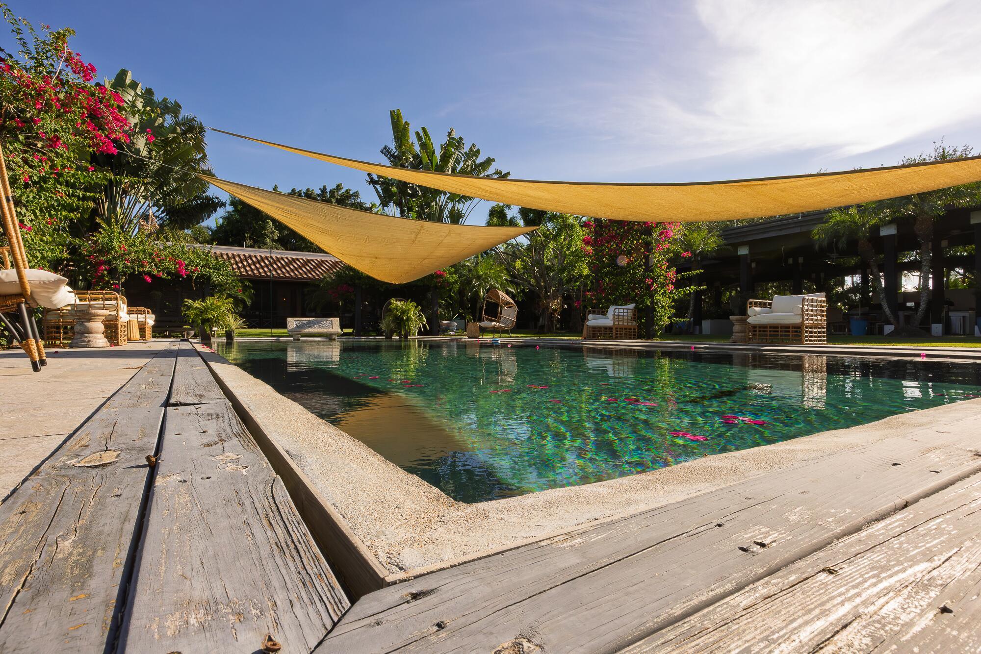 LAS PALMAS EQUESTRIAN - Residential Lease