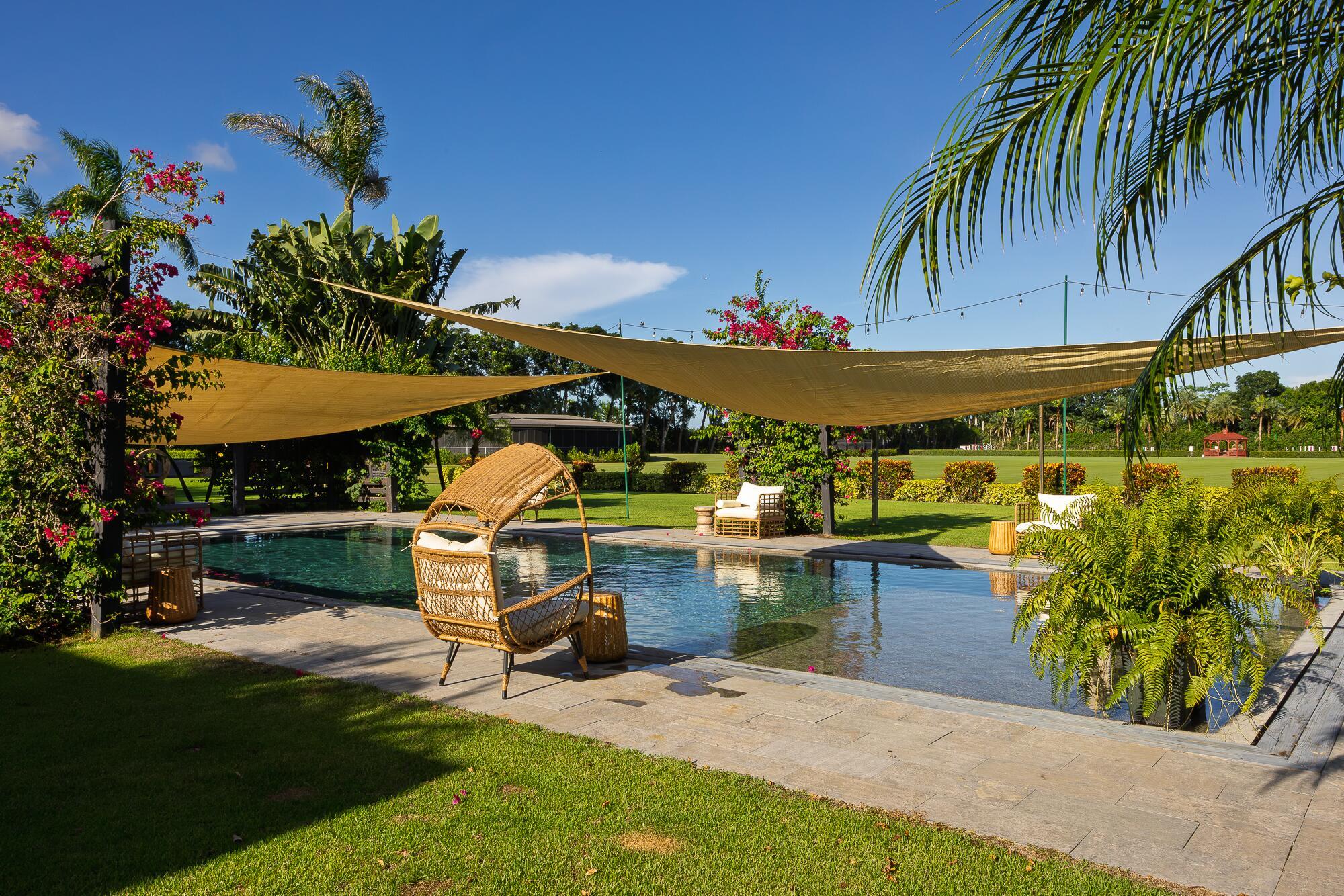 LAS PALMAS EQUESTRIAN - Residential Lease