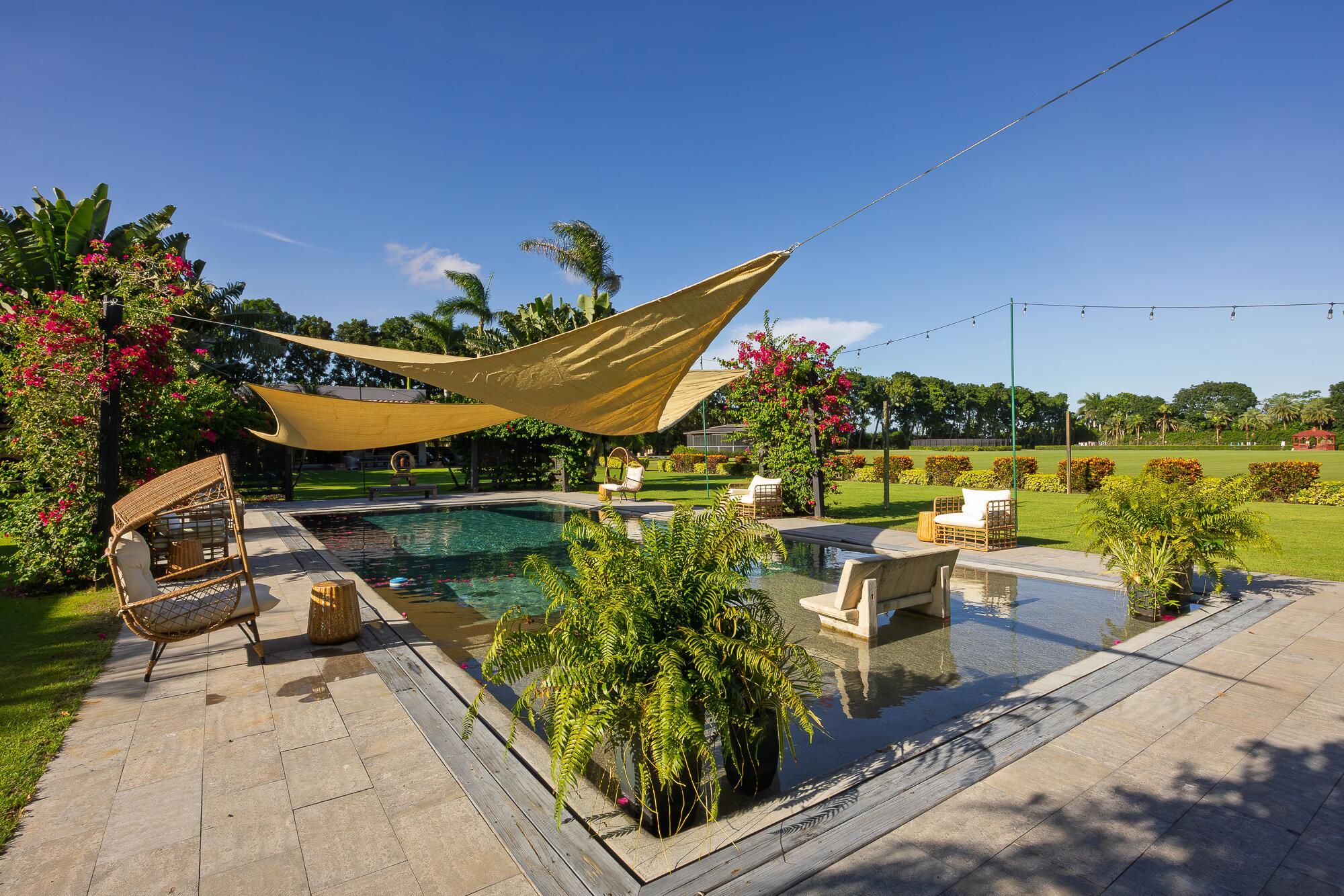 LAS PALMAS EQUESTRIAN - Residential Lease