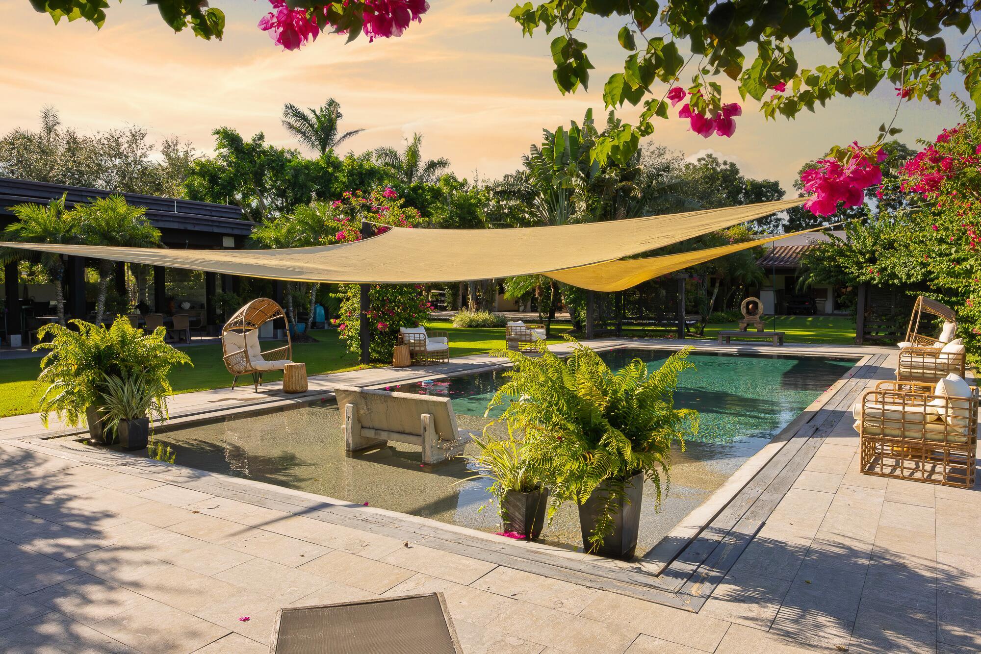 LAS PALMAS EQUESTRIAN - Residential Lease