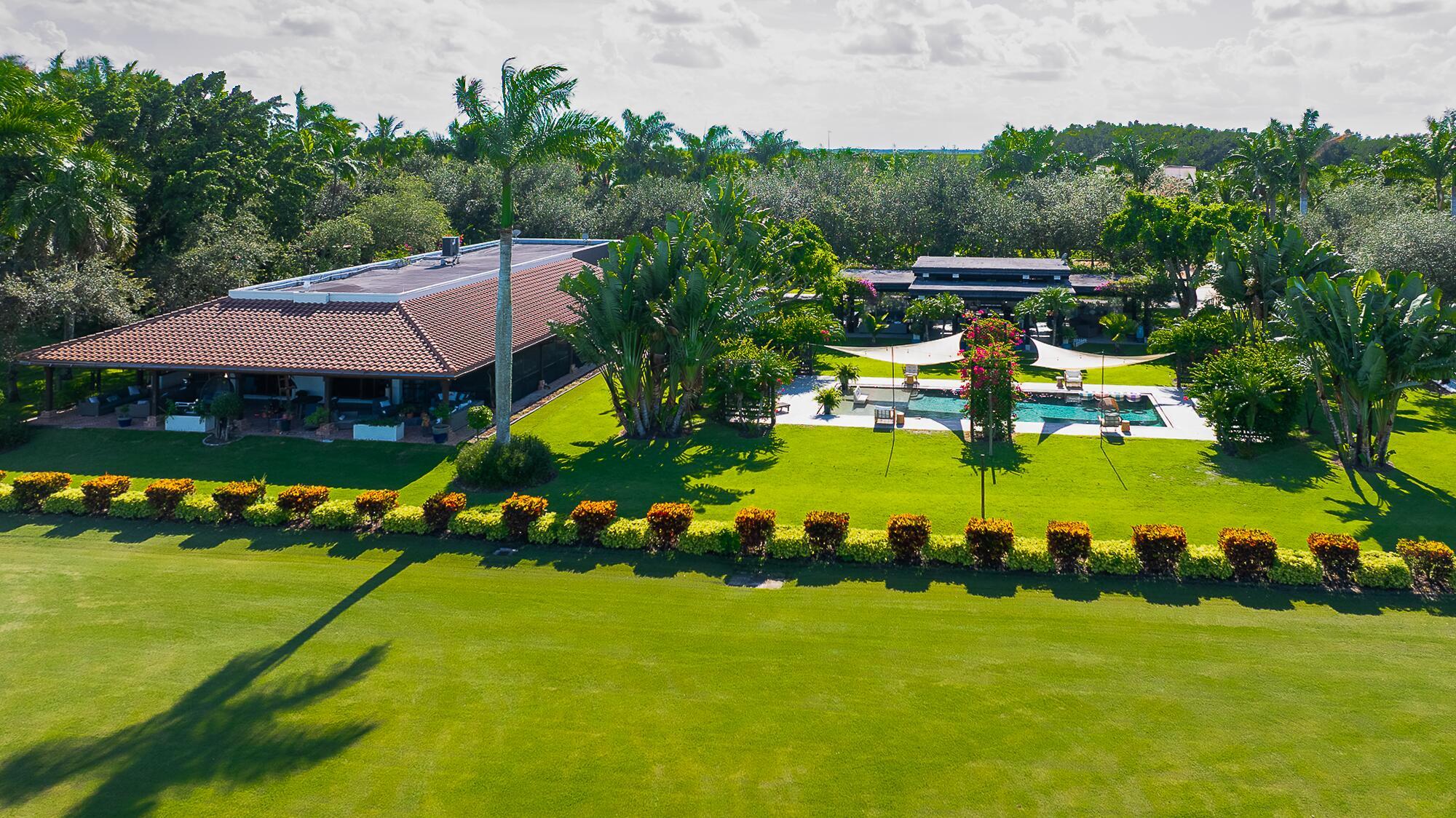 LAS PALMAS EQUESTRIAN - Residential Lease