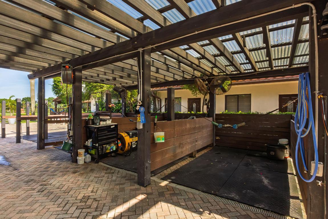 LAS PALMAS EQUESTRIAN - Land