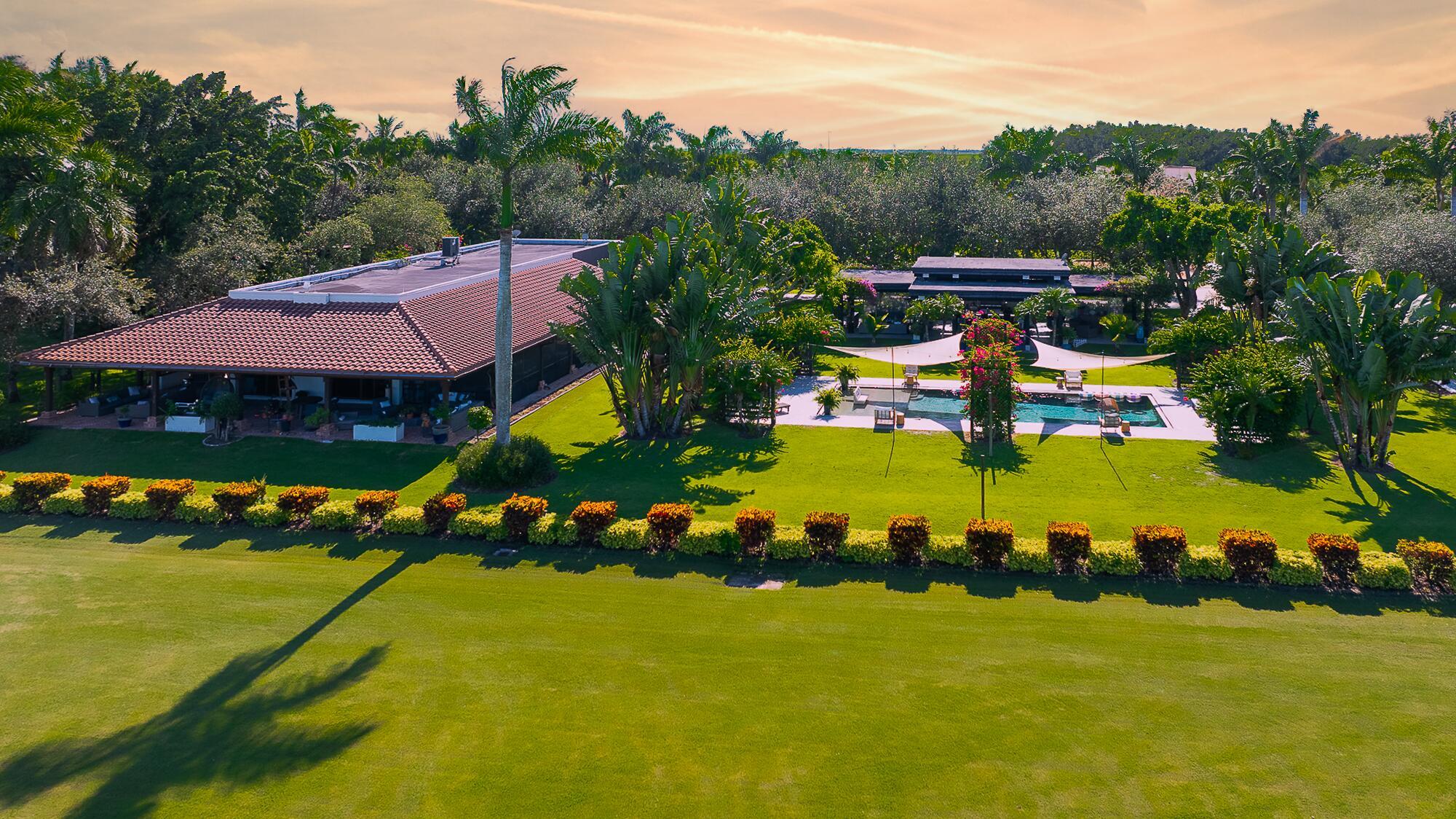 LAS PALMAS EQUESTRIAN - Residential Lease