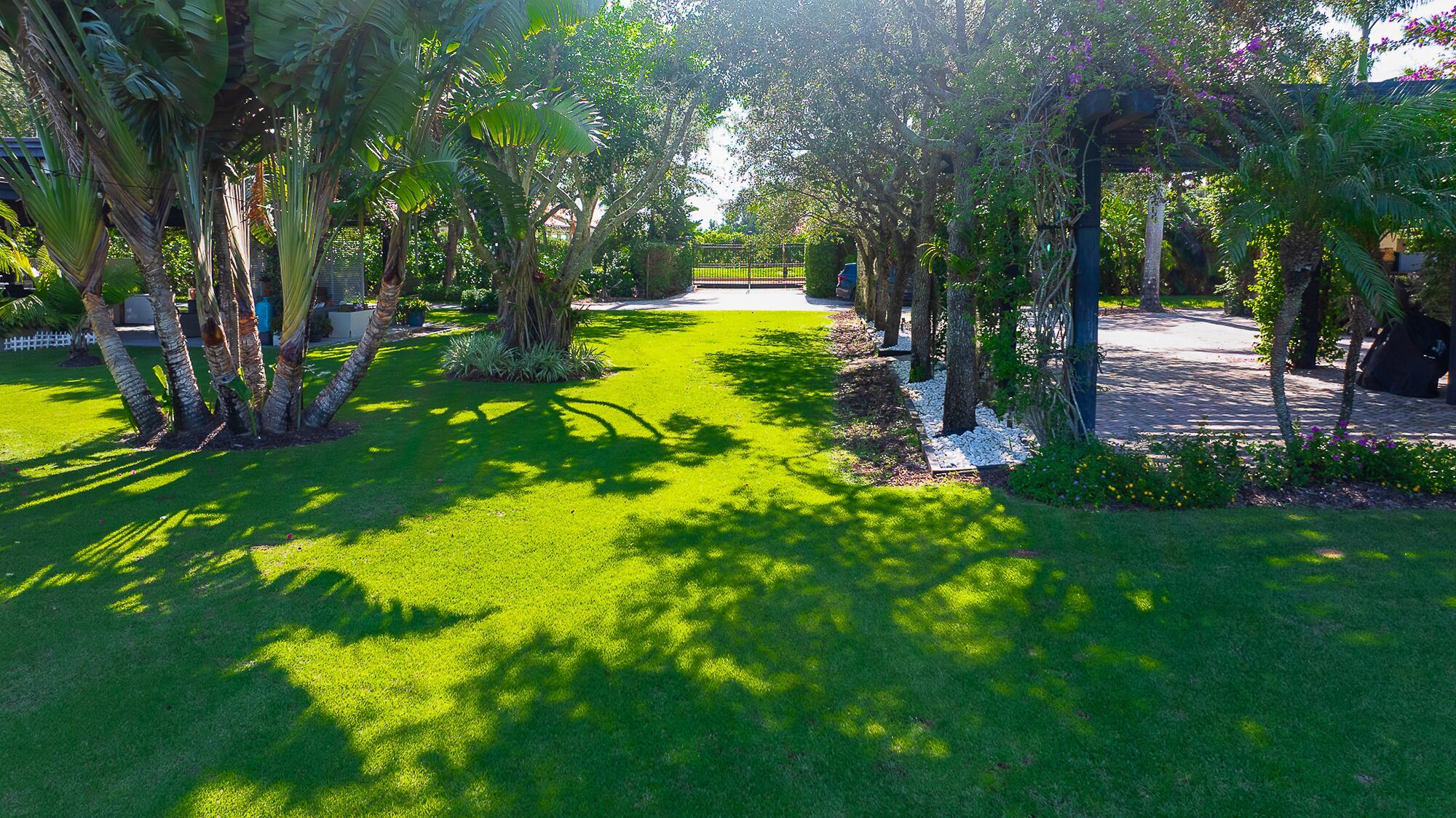 LAS PALMAS EQUESTRIAN - Residential Lease