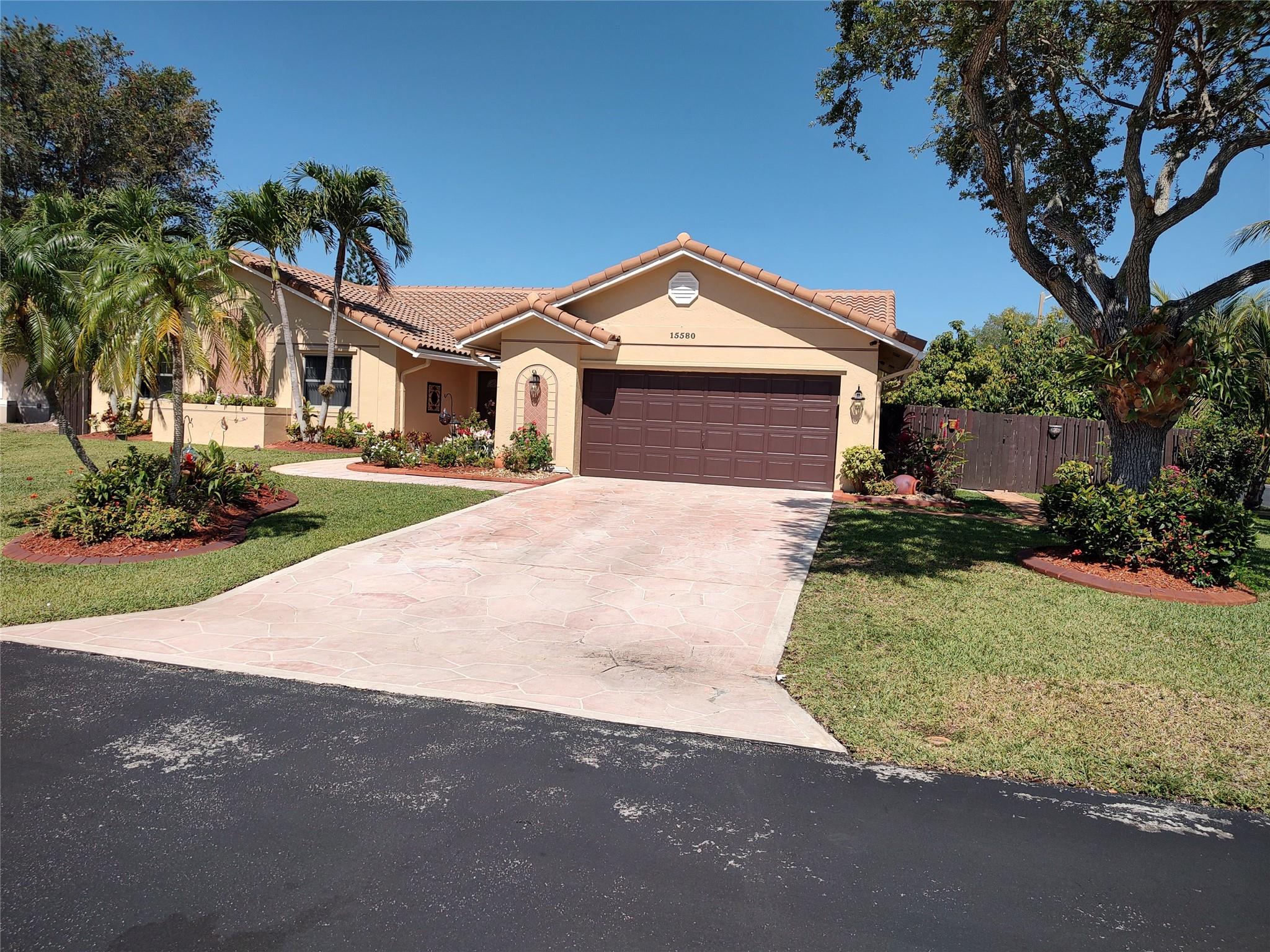 15580 Winkfield Cir