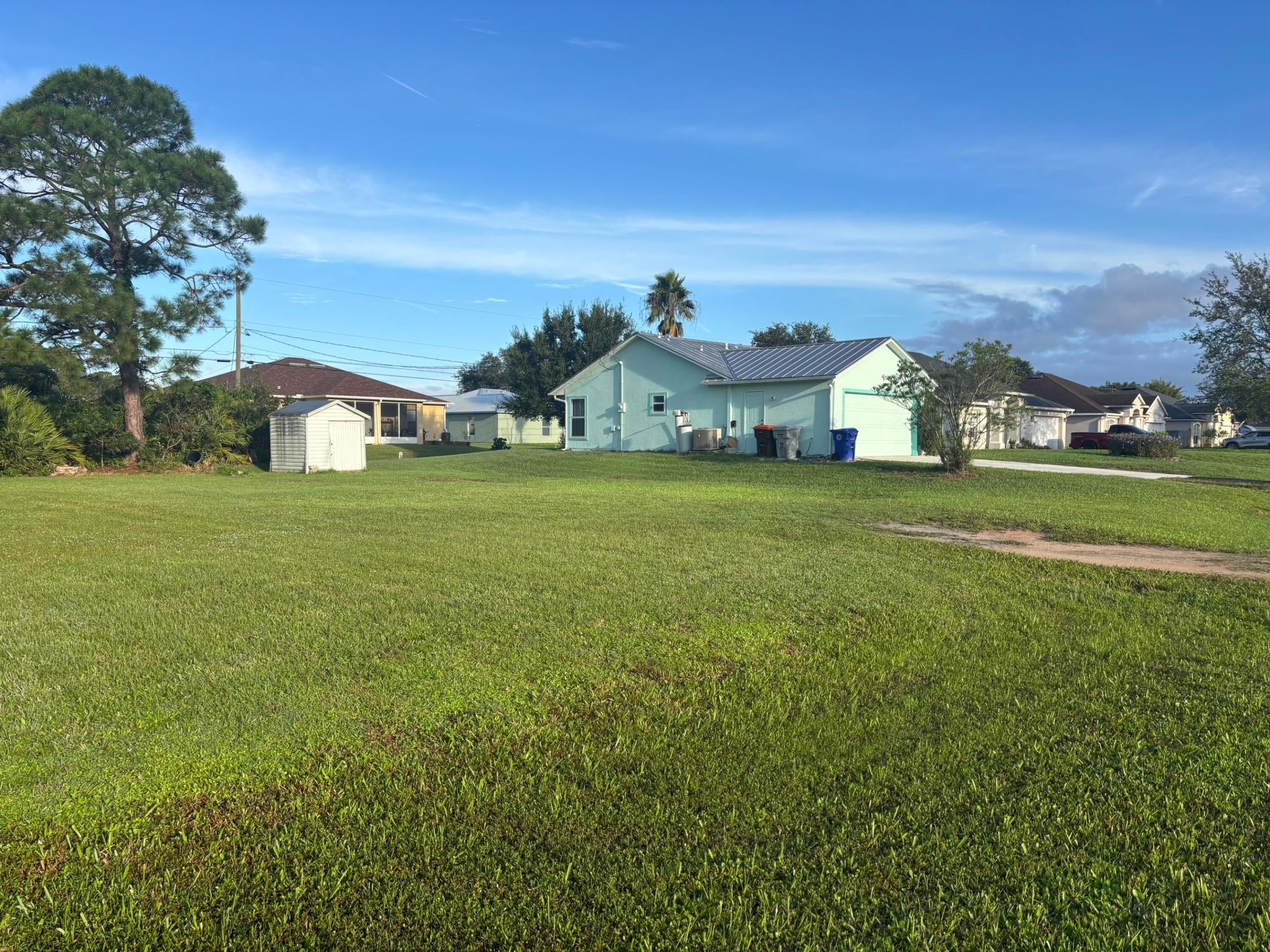 8155 100TH Court, Vero Beach, FL, 32967/$339,900 3 8155 100TH Court
