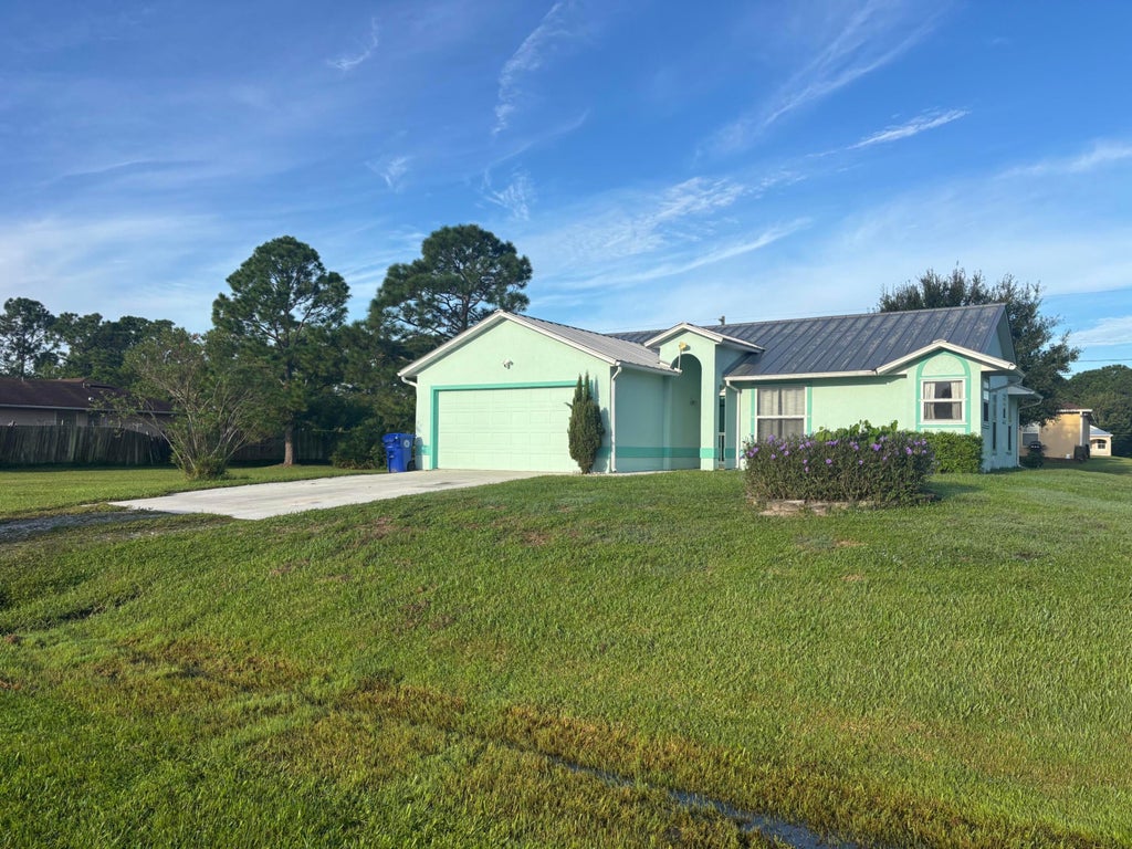 Photo of 8155 100TH Court, Vero Beach, FL 32967 (MLS # B26082239)