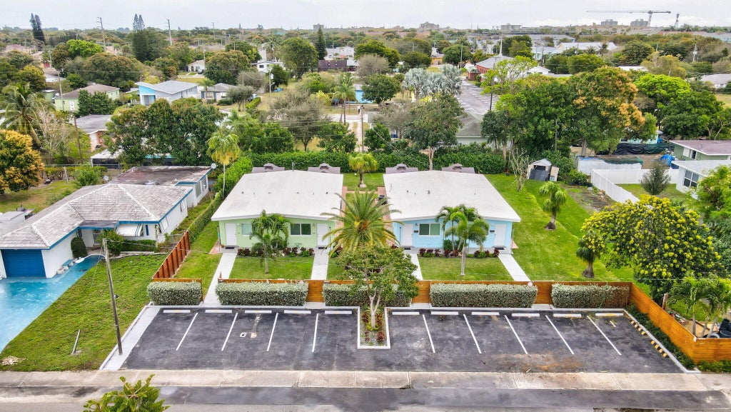 Photo of 115 NW 8th Avenue, Delray Beach, FL 33444 (MLS # B26080102)