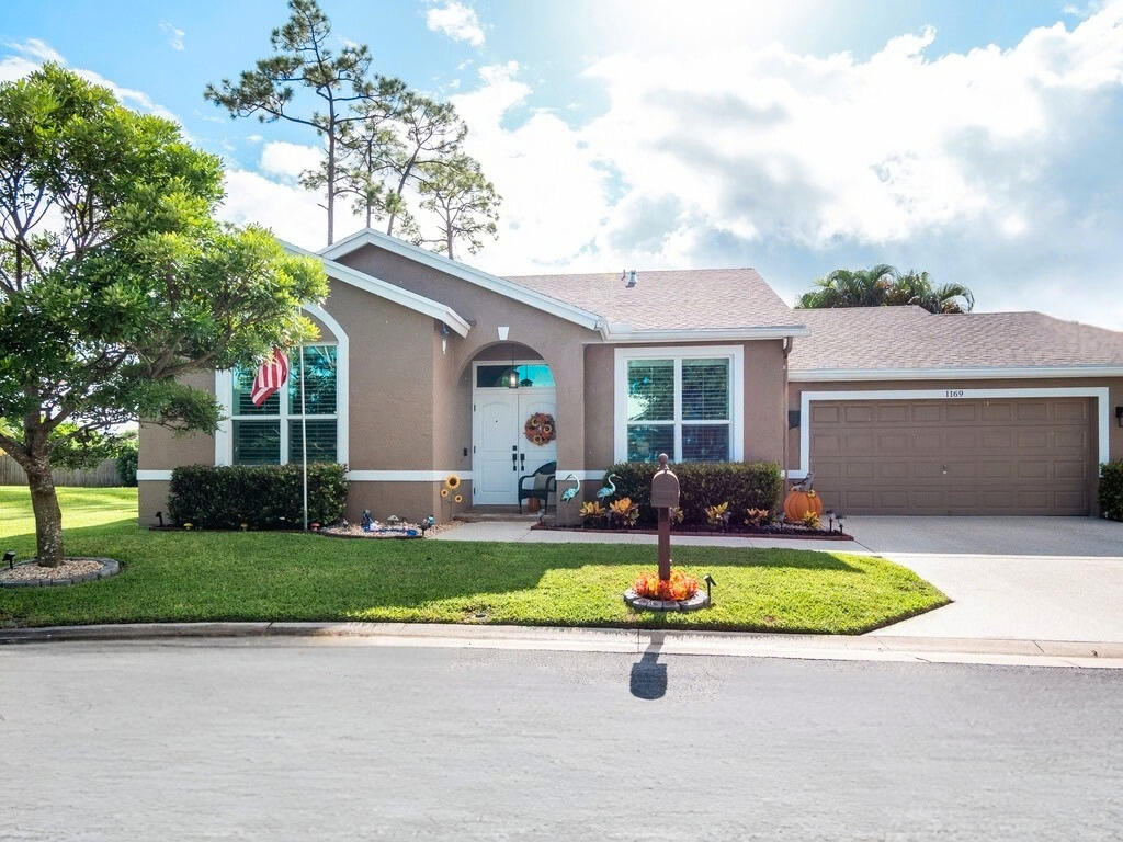 Photo of 1169 MOURNING DOVE Lane, Wellington, FL 33414 (MLS # B26080975)