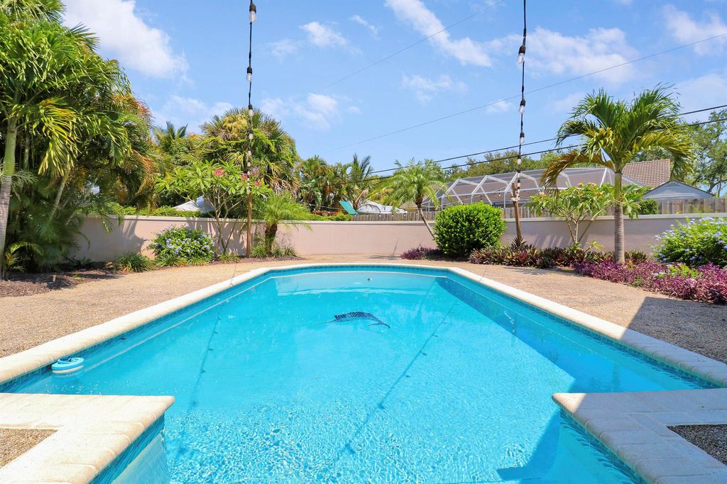 Photo of 316 River Drive, Tequesta, FL 33469 (MLS # R10991582)