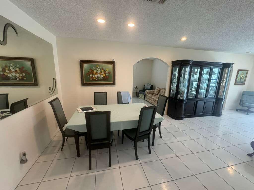 GROVE VILLAGE CONDO - Residential Lease