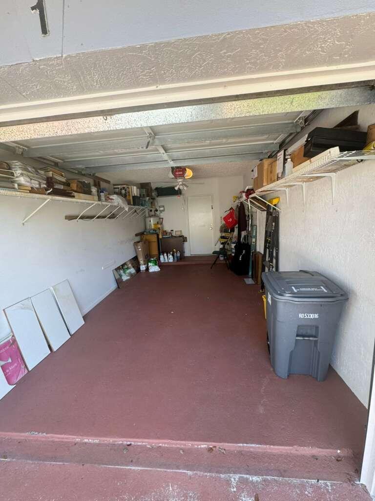 GROVE VILLAGE CONDO - Residential Lease