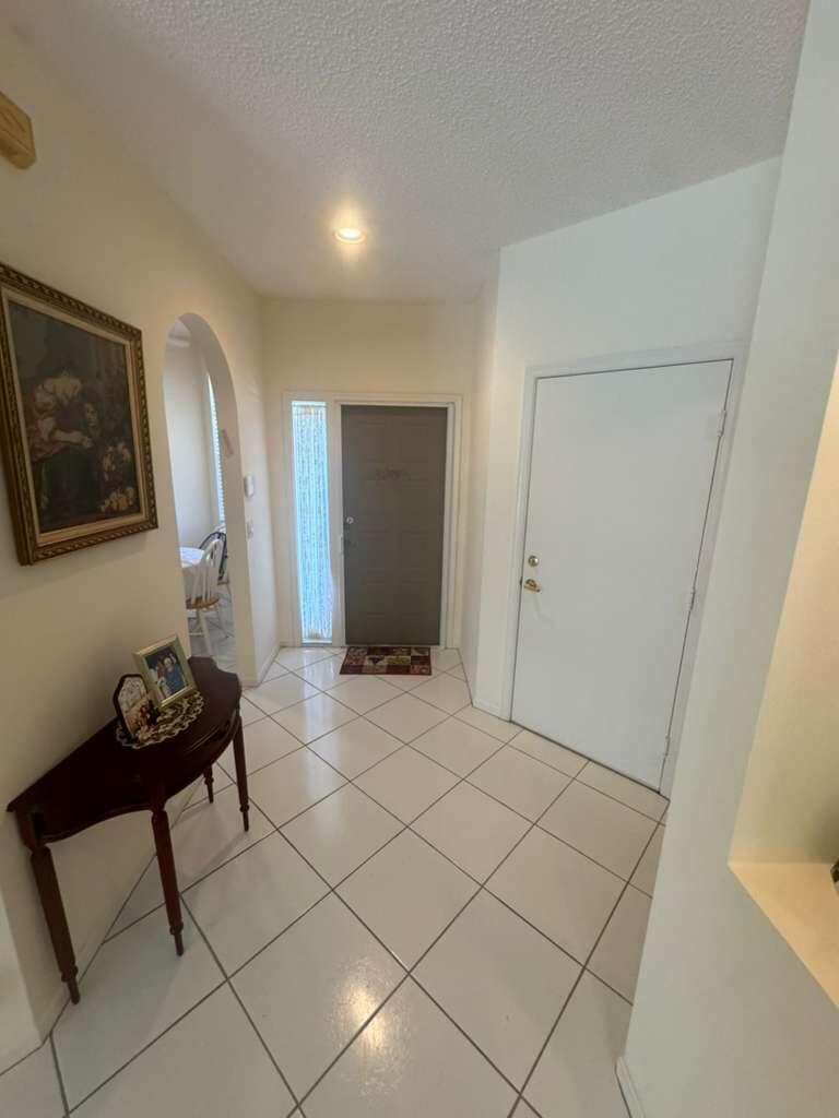 GROVE VILLAGE CONDO - Residential Lease