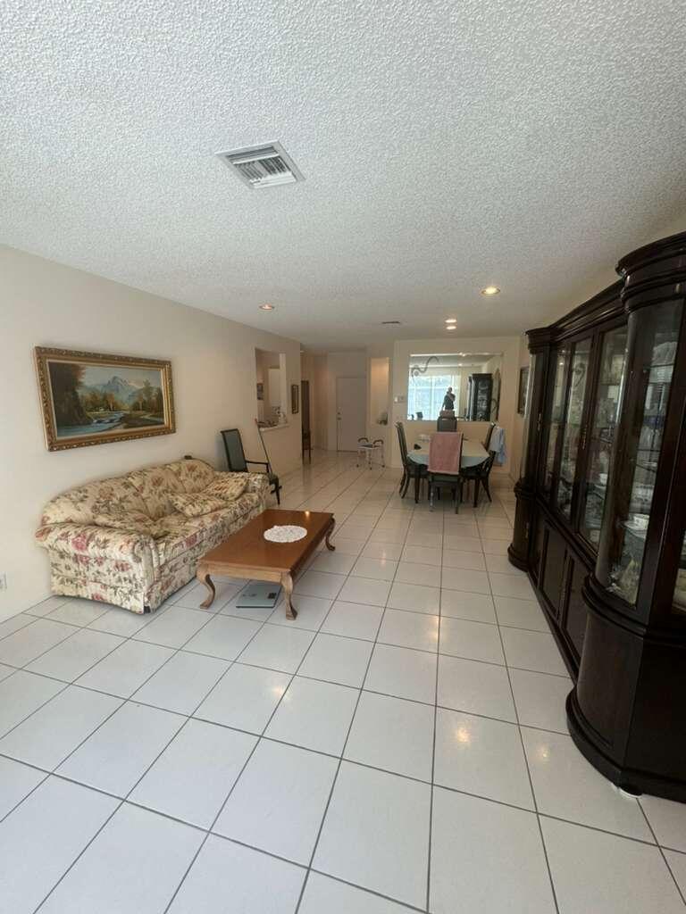 GROVE VILLAGE CONDO - Residential Lease