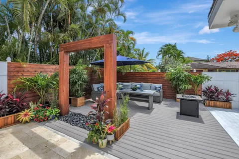 1001 W Palmetto Park Road, Boca Raton, FL MLS: R10994400