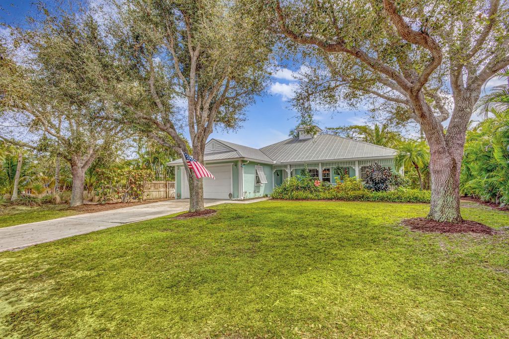 Photo of 9122 SE Pomona Street, Hobe Sound, FL 33455 (MLS # B26017043)