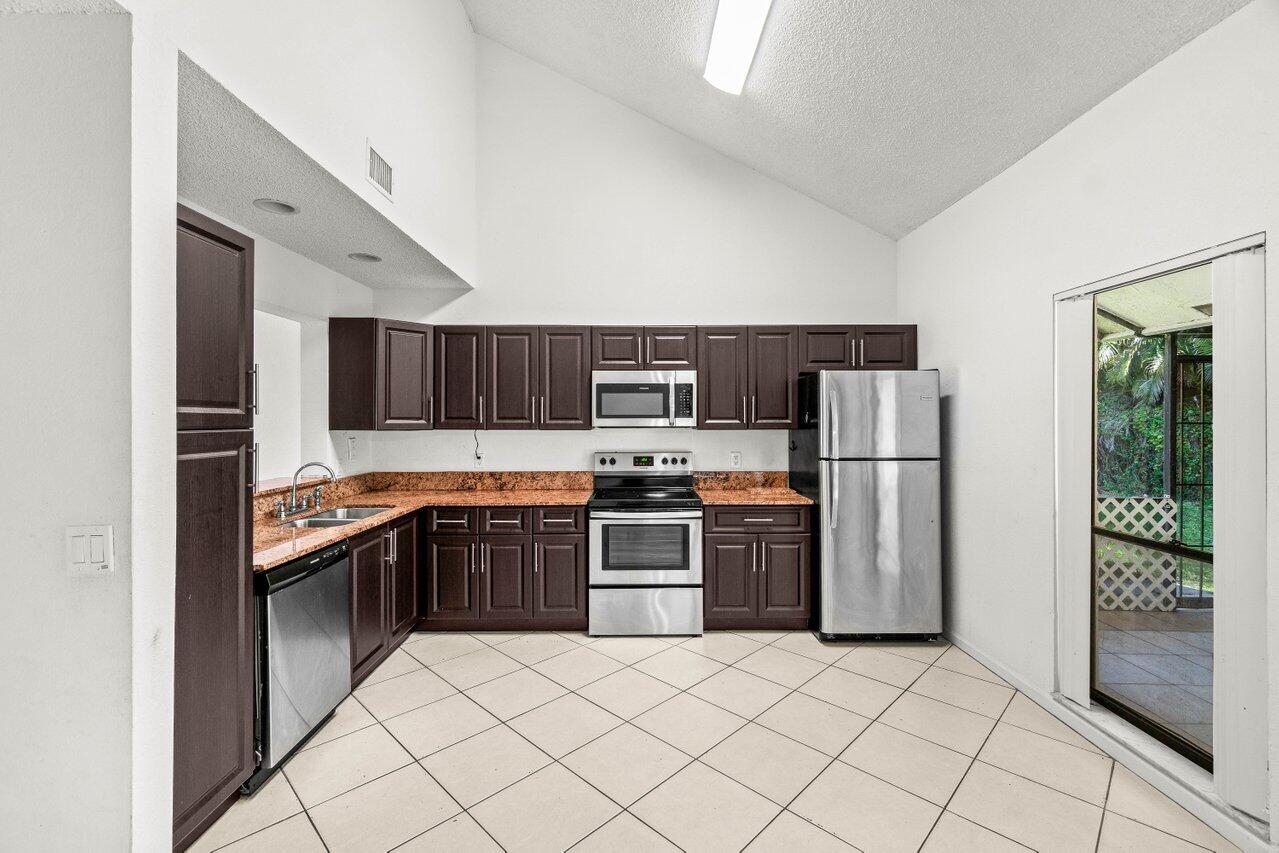 BOCA RIDGE PARK CONDO - Residential Lease