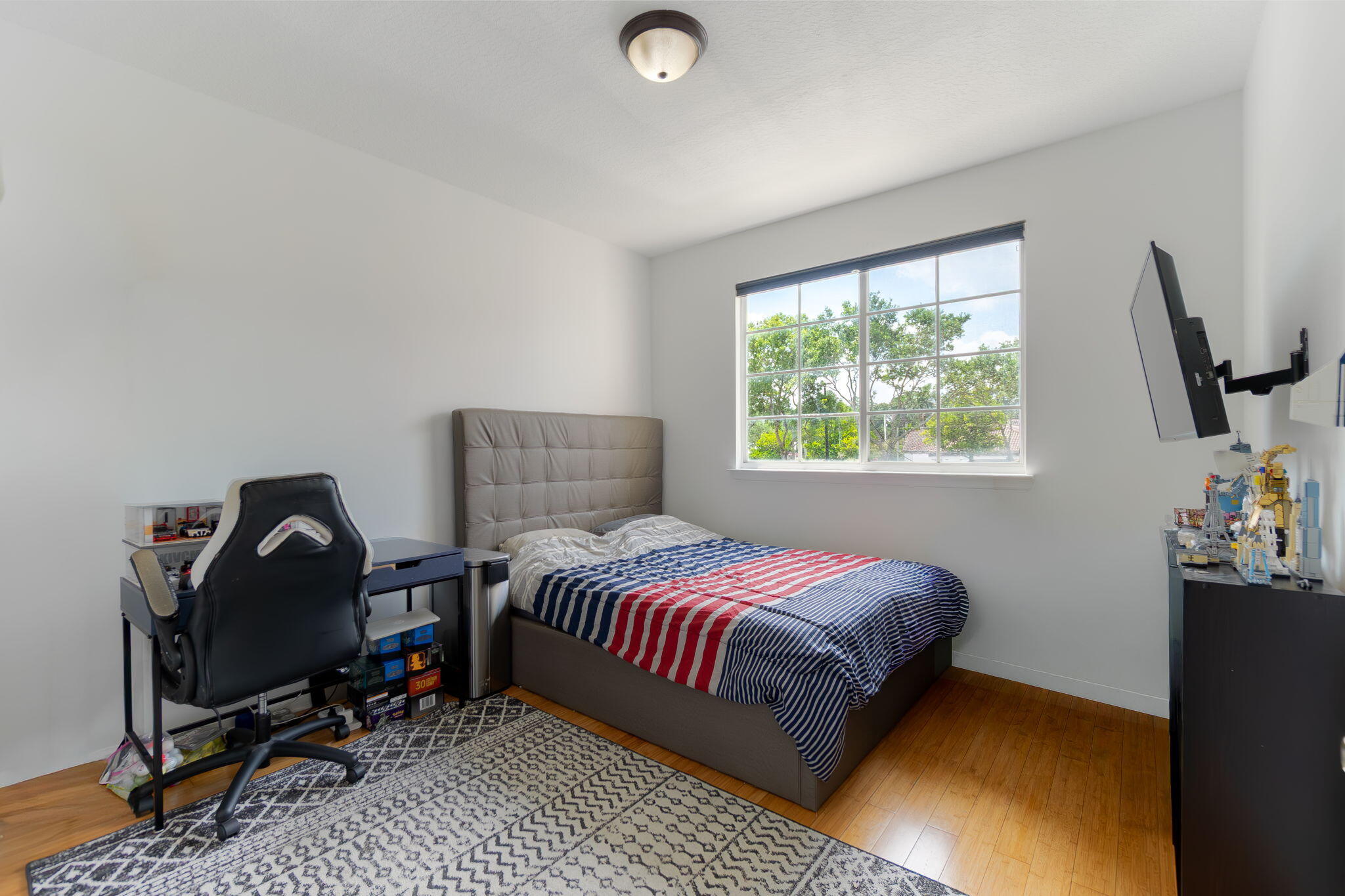MEZZANO CONDO - Residential